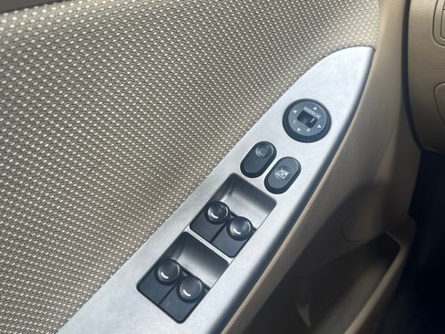 Used 2014 Hyundai Accent GLS image 2