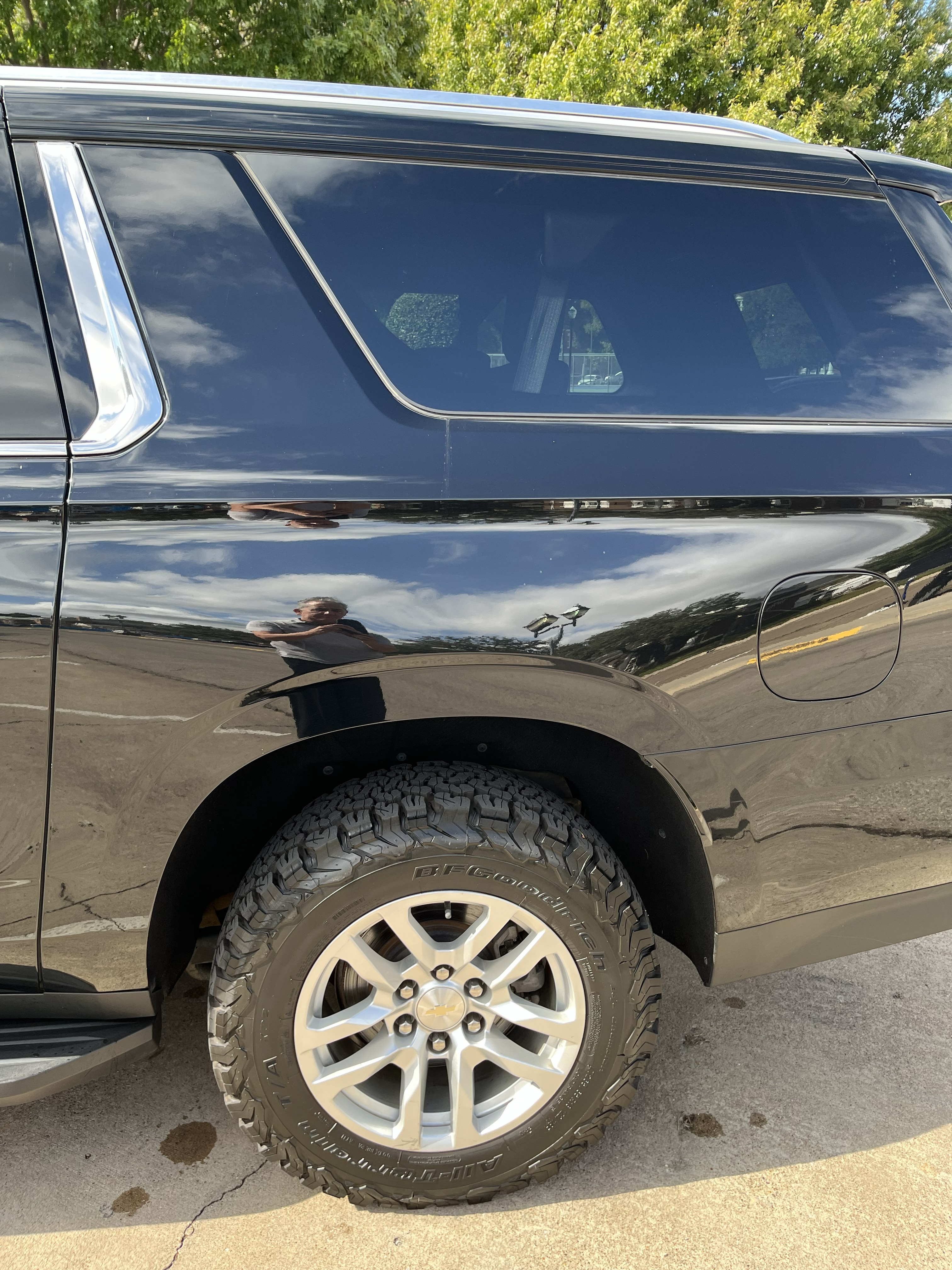 Used 2022 Chevrolet Suburban LT AWD/4WD image 11