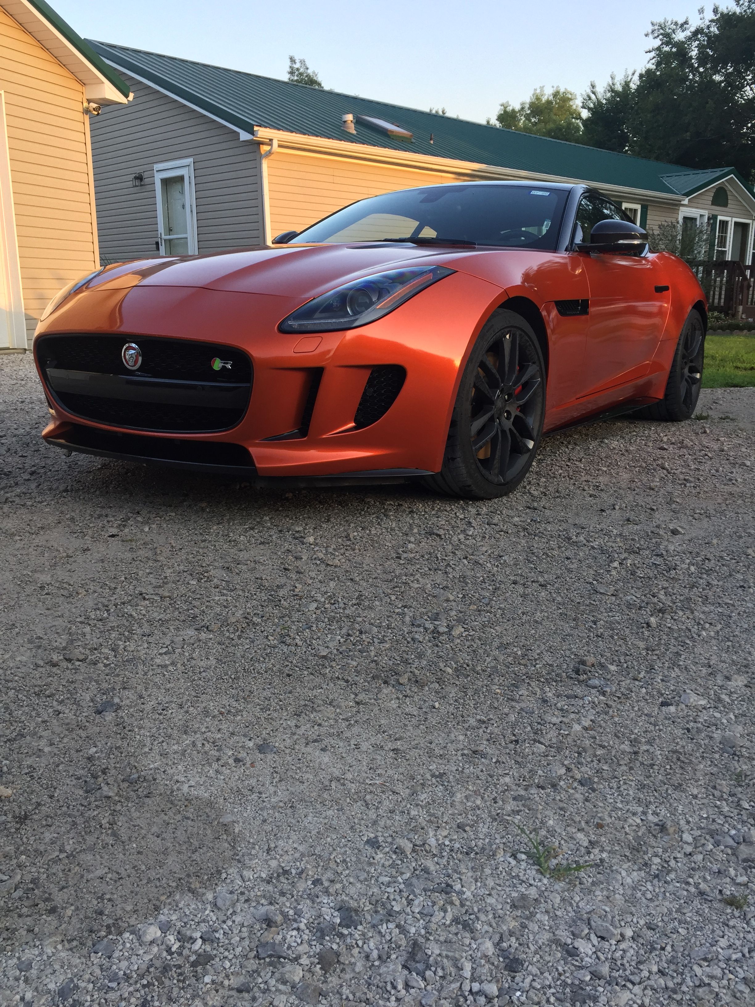 Used 2015 Jaguar F-TYPE R RWD image 12