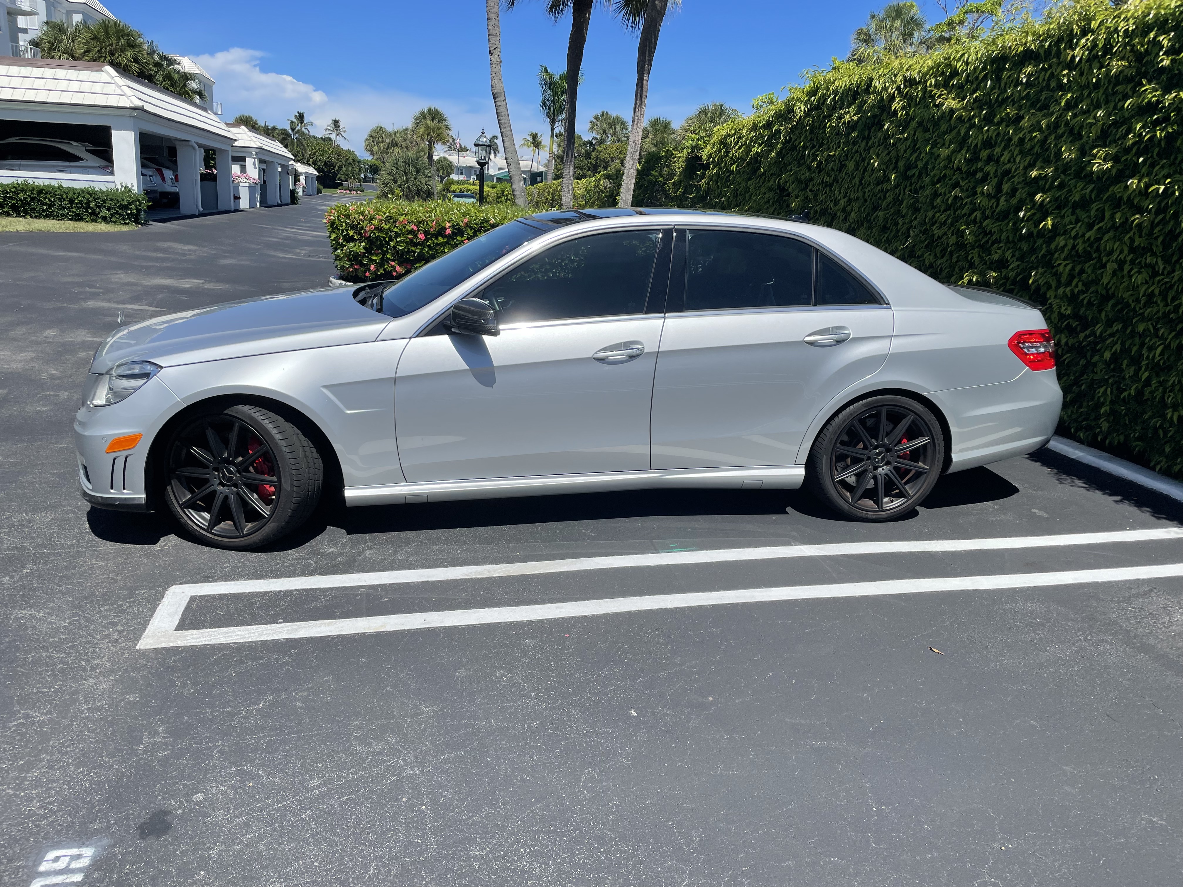 Used 2013 Mercedes-Benz E 63 AMG Sedan image 1