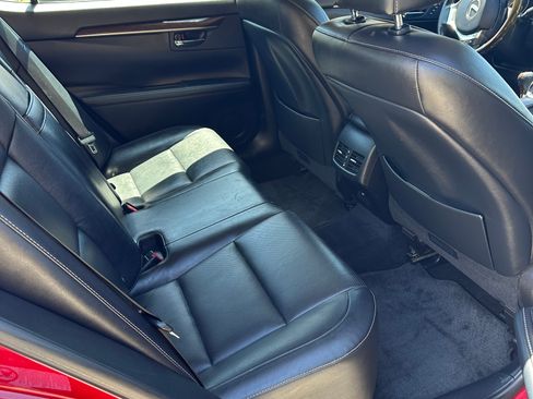Used 2015 Lexus ES 350 w/ Luxury Package FWD image 11