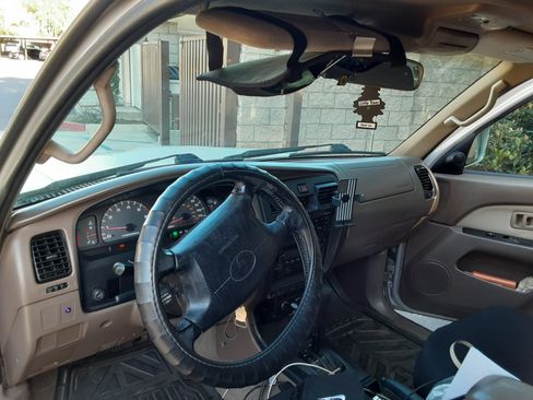 Used 2000 Toyota 4Runner SR5 image 18