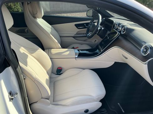 Used 2025 Mercedes-Benz CLE 300 4MATIC Coupe image 10
