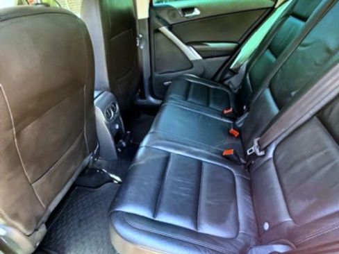 Used 2009 Volkswagen Tiguan SEL image 6