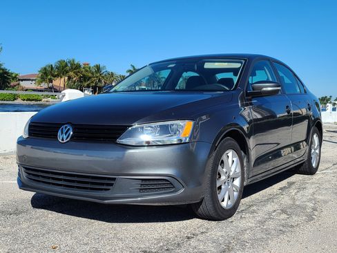 Used 2012 Volkswagen Jetta SE image 1