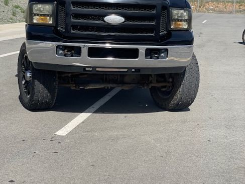 Used 2006 Ford F250 Lariat image 9