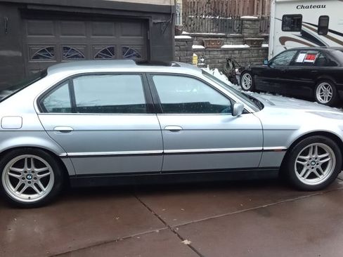 Used 2000 BMW 750iL image 2