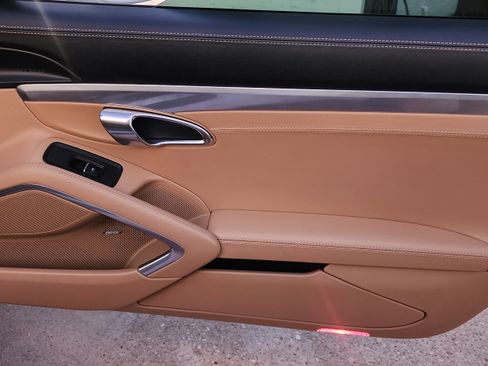 Used 2016 Porsche 911 Turbo image 21