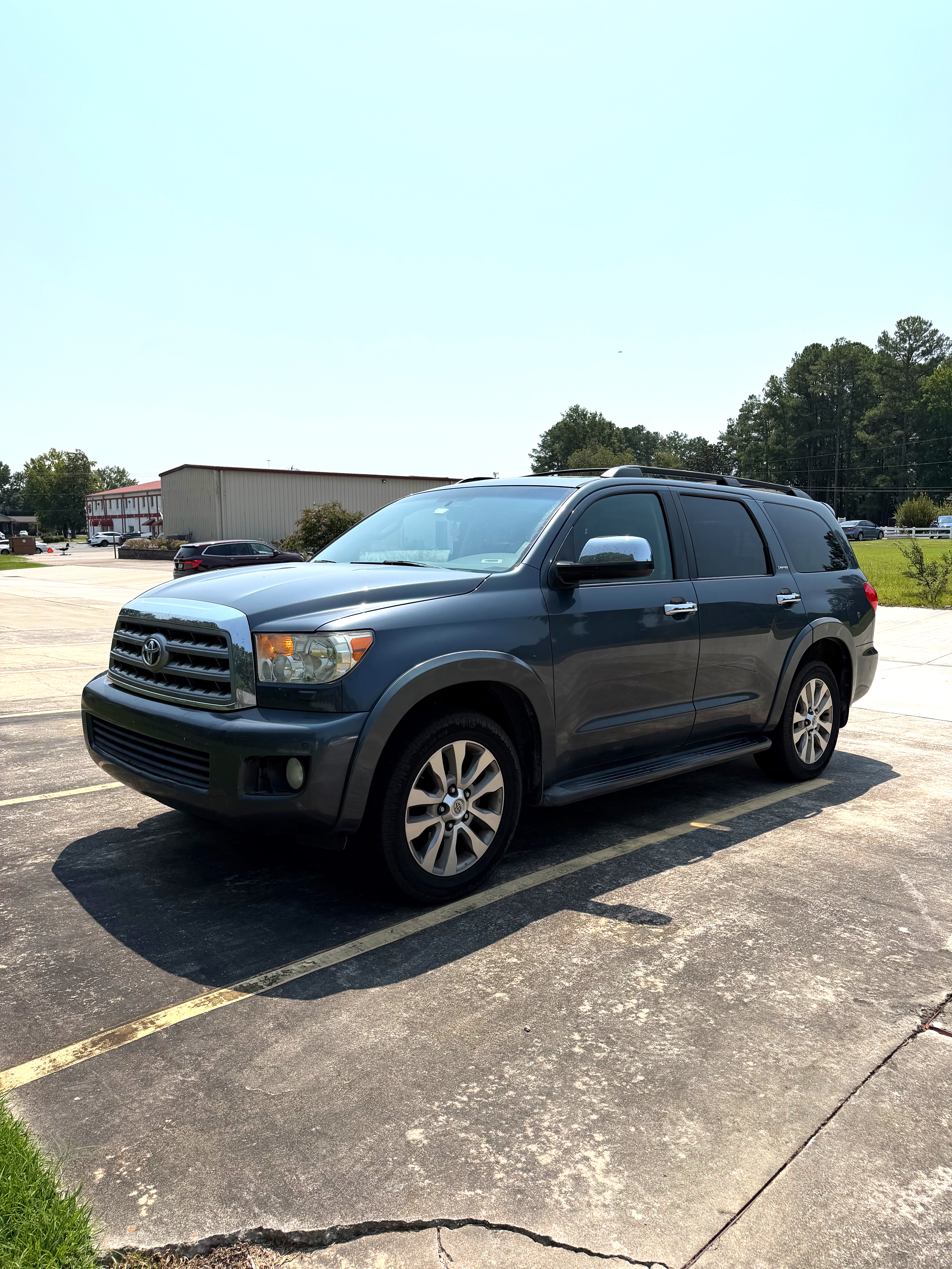 Used 2010 Toyota Sequoia Limited RWD image 1