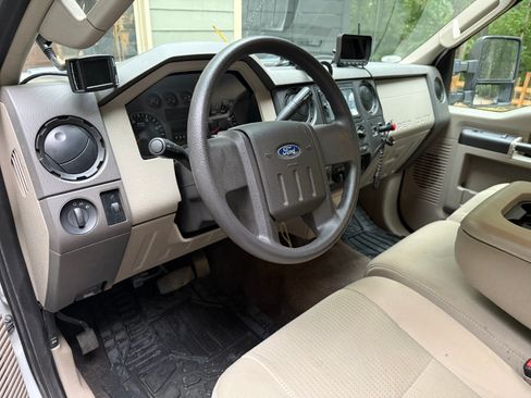 Used 2008 Ford F250 XL RWD image 4