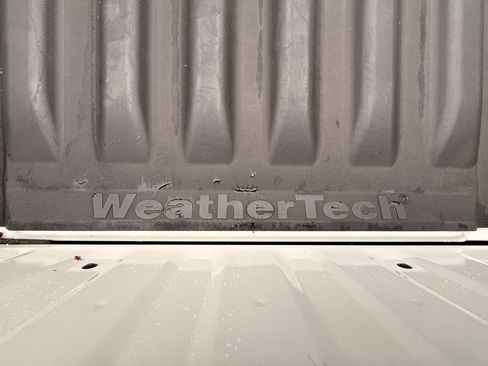 Used 2025 Nissan Frontier SV RWD image 13