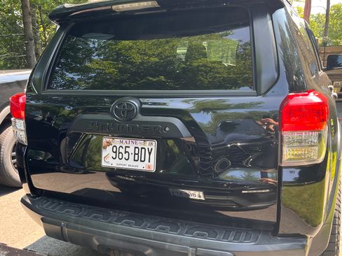 Used 2011 Toyota 4Runner Trail AWD/4WD image 5