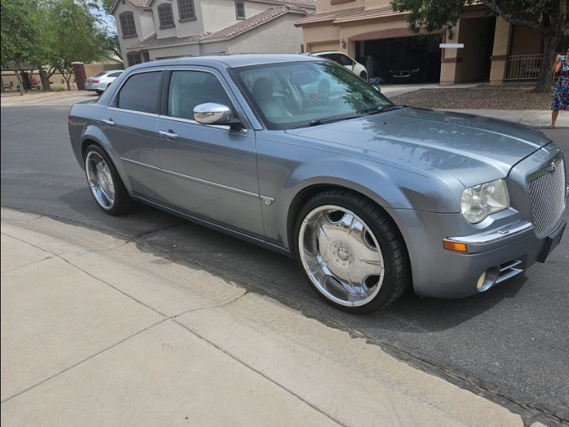 Used 2006 Chrysler 300 C w/ Navigation & Sound Group II RWD image 5