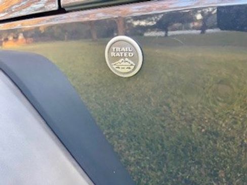 Used 2017 Jeep Wrangler Sport image 6