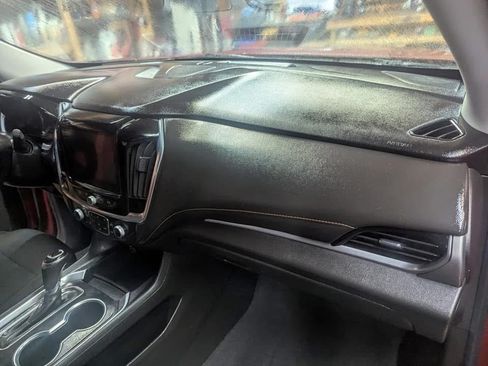 Used 2018 Chevrolet Traverse LT image 14