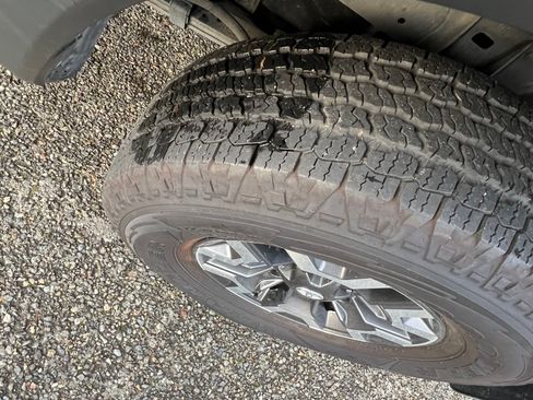 Used 2019 Toyota Tacoma TRD Off-Road image 6