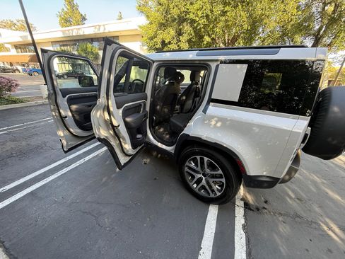 Used 2026 Land Rover Defender 110 S image 14