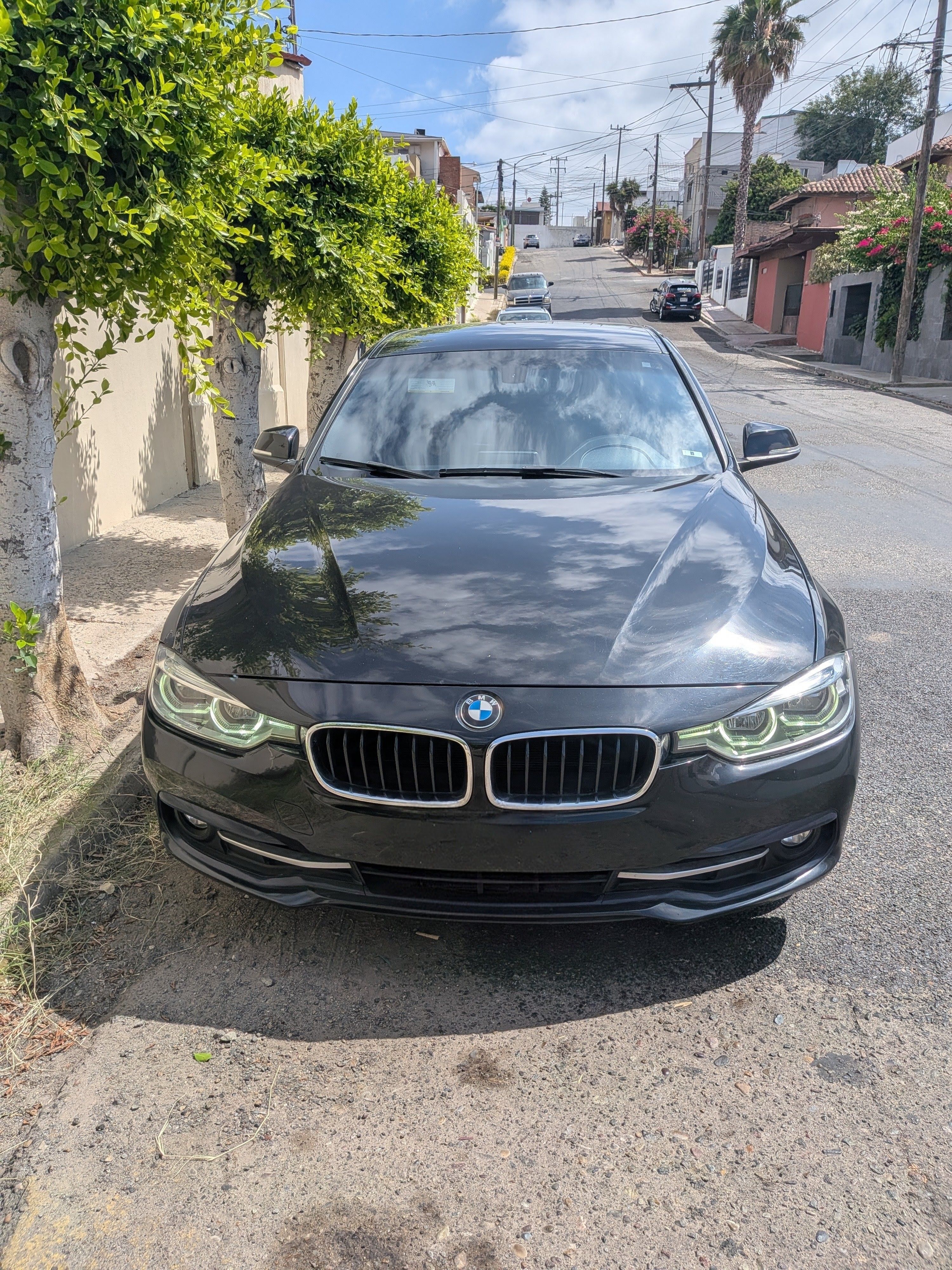 Used 2018 BMW 330i Sedan RWD image 1
