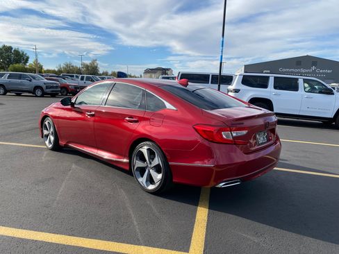 Used 2018 Honda Accord Touring image 6