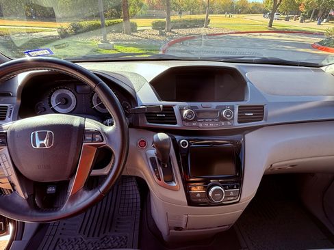 Used 2014 Honda Odyssey EX-L image 12