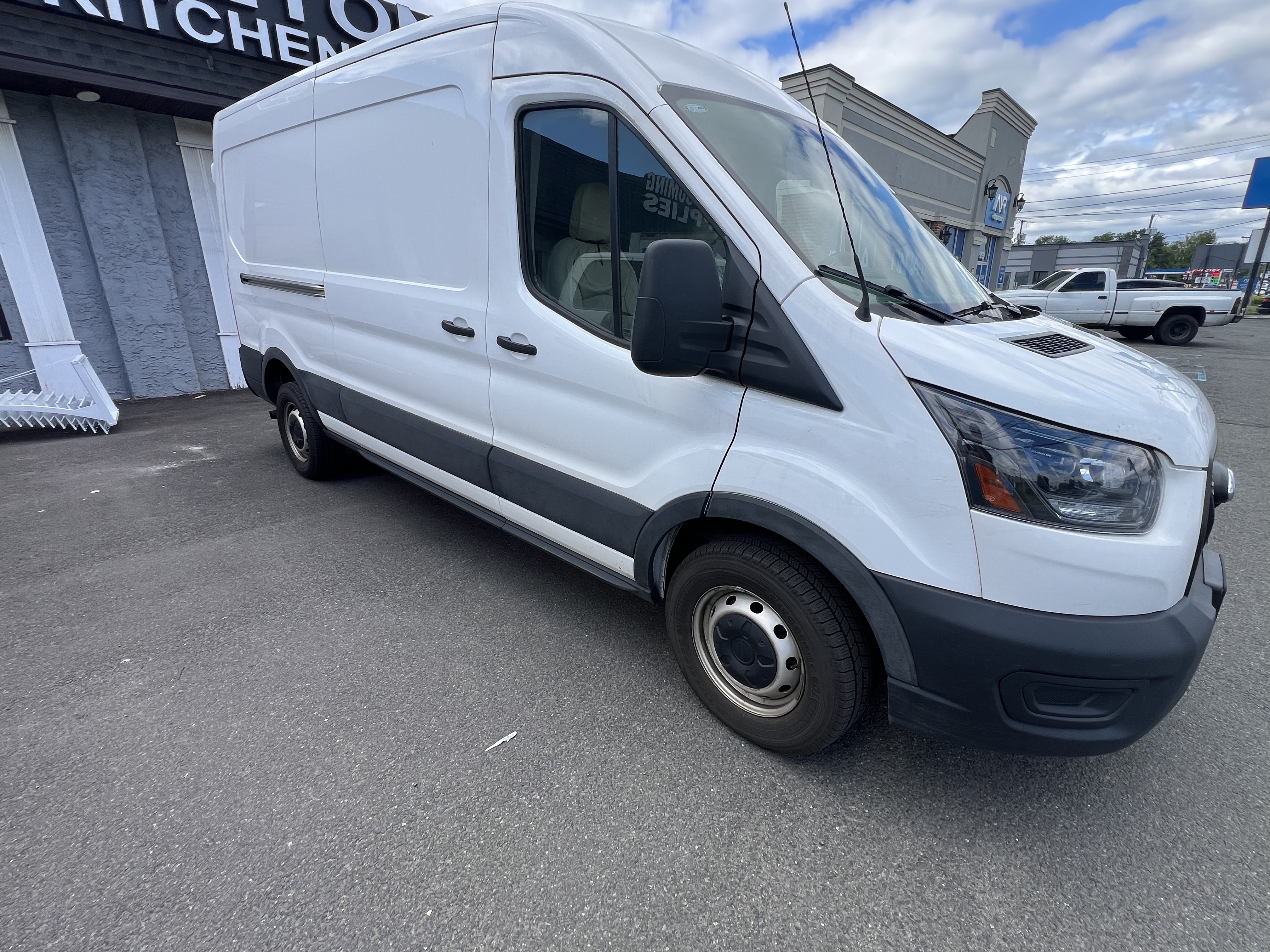 Used 2023 Ford Transit 250 Medium Roof RWD image 9