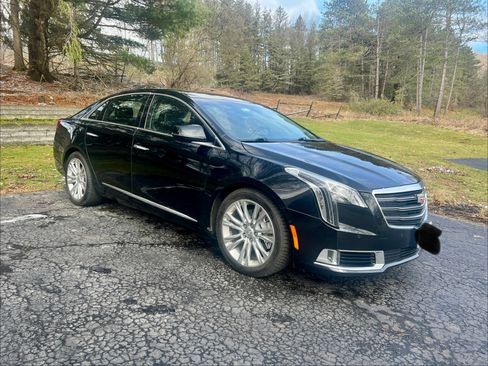 Used 2018 Cadillac XTS Luxury FWD image 1