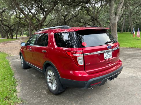 Used 2011 Ford Explorer XLT w/ 202A Rapid Spec Order Code FWD image 12