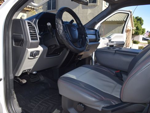 Used 2020 Ford F250 XLT w/ FX4 Off-Road Package image 13
