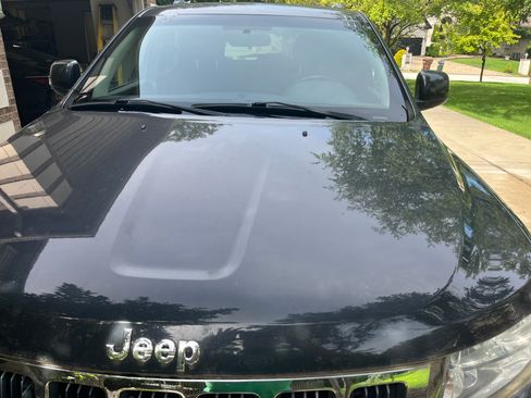 Used 2011 Jeep Grand Cherokee Laredo image 4