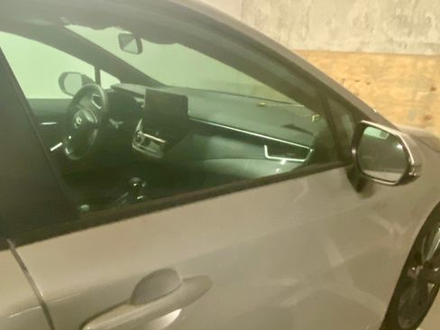 Used 2024 Toyota Corolla SE image 2