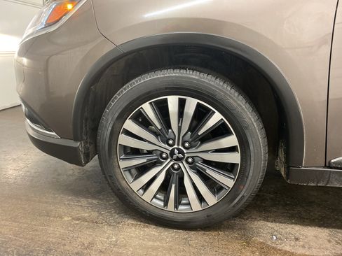 Used 2020 Mitsubishi Outlander SE image 23