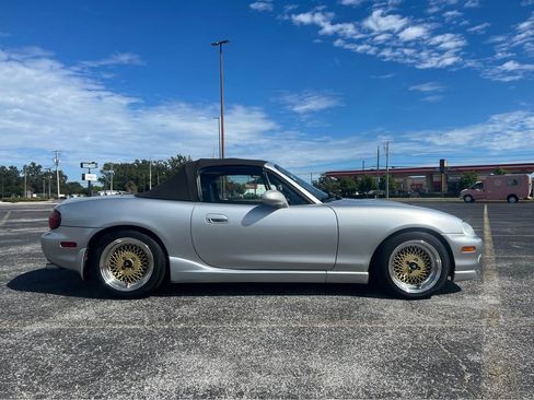 Used 1999 MAZDA MX-5 Miata Convertible 2D image 6