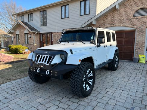 Used 2013 Jeep Wrangler Unlimited Sahara w/ Dual Top Group image 5