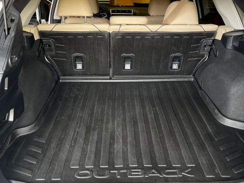 Used 2019 Subaru Outback 3.6R Limited image 11