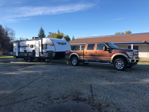 Used 2012 Ford F250 Lariat w/ Lariat Ultimate Pkg AWD/4WD image 2