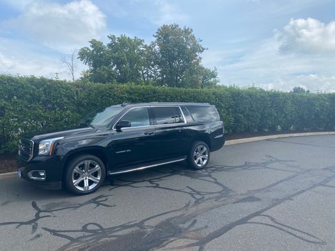 Used 2016 GMC Yukon XL SLT w/ Open Road Package image 1