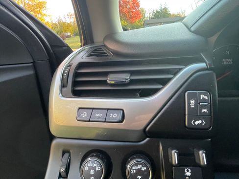 Used 2018 Chevrolet Tahoe Premier image 17