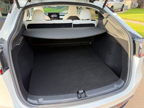 Used 2025 Tesla Model Y Performance AWD/4WD image 12