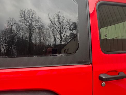 Used 2022 Jeep Wrangler Sport image 9