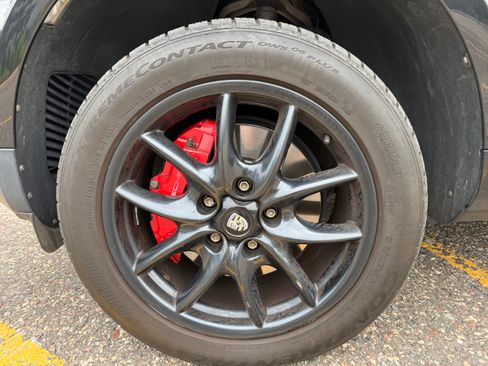 Used 2004 Porsche Cayenne Turbo AWD/4WD image 17