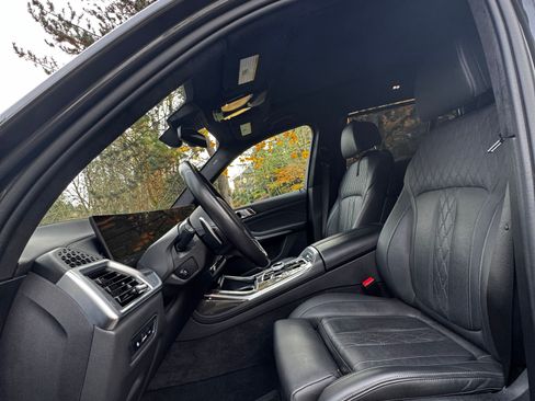 Used 2024 BMW X7 M60i w/ Executive Package image 11