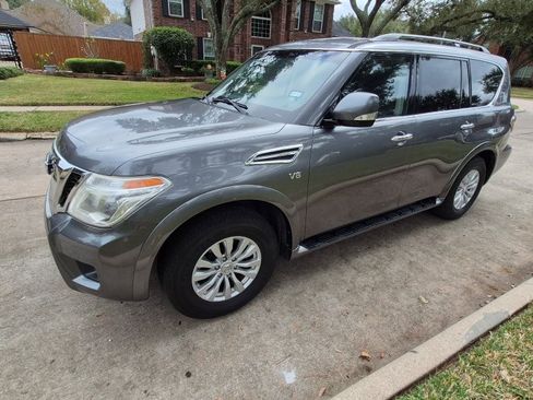 Used 2017 Nissan Armada SV image 1