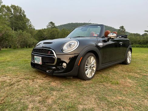 Used 2016 MINI Cooper S FWD image 1