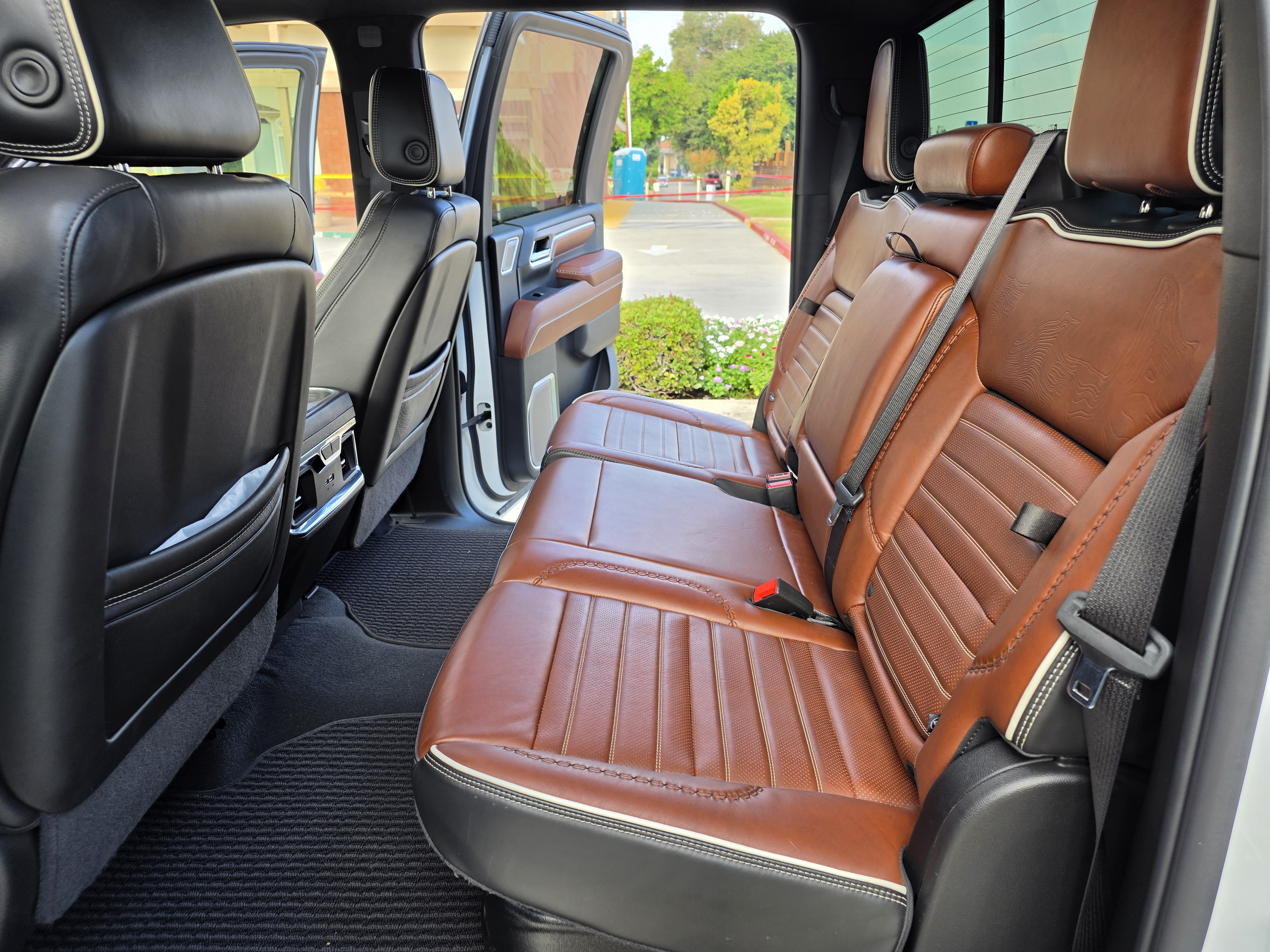 Used 2024 GMC Sierra 2500 Denali Ultimate AWD/4WD image 14