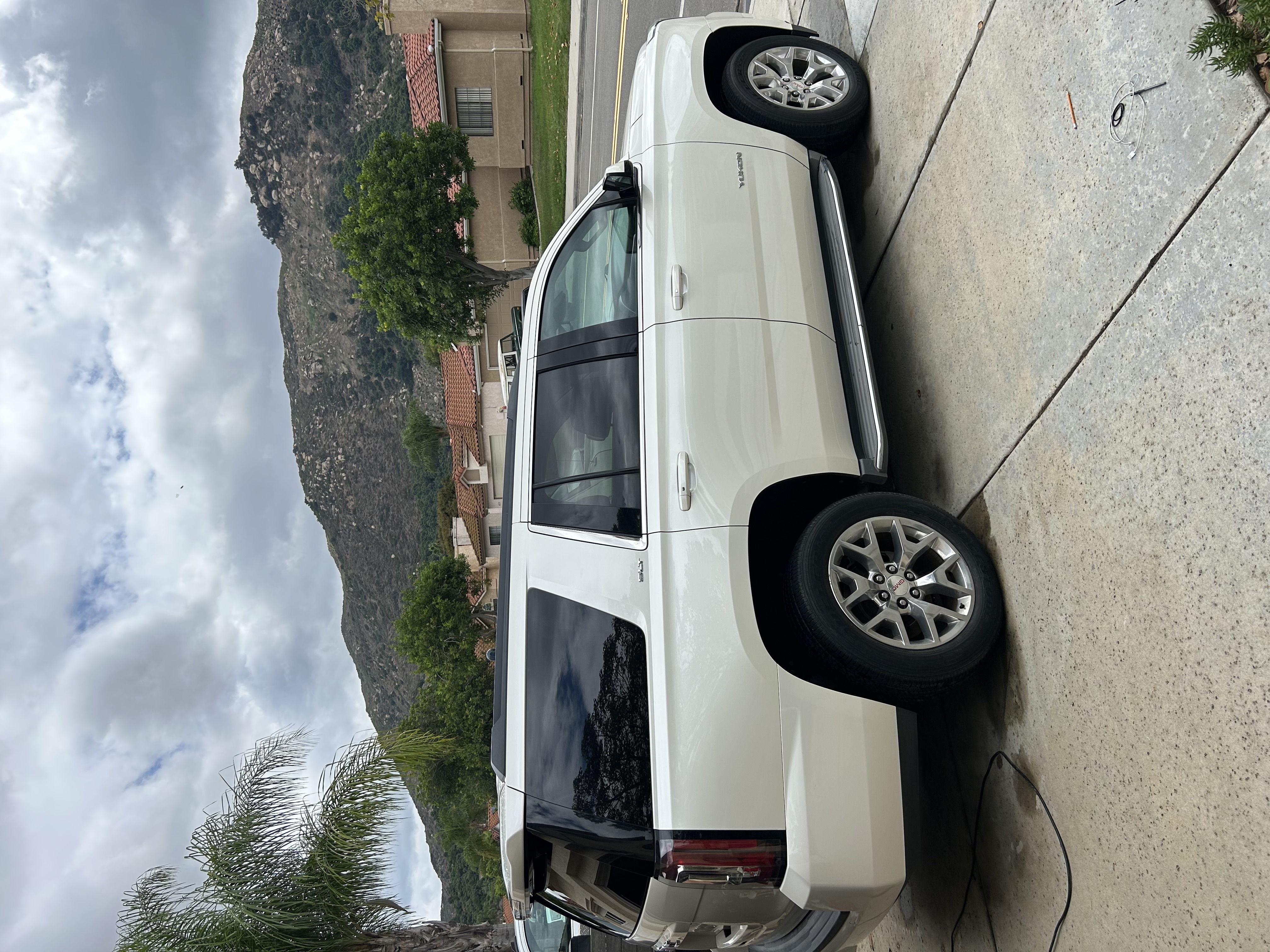 Used 2015 GMC Yukon SLT w/ Open Road Package RWD image 12