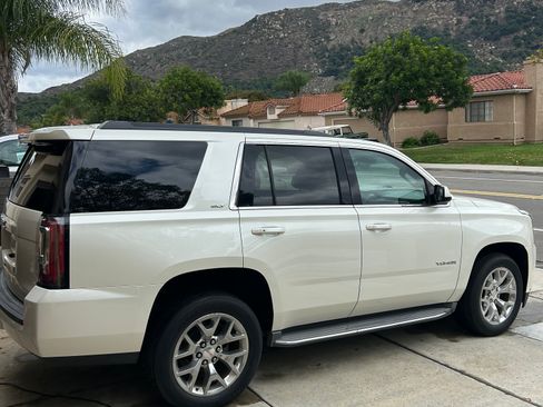 Used 2015 GMC Yukon SLT w/ Open Road Package image 12