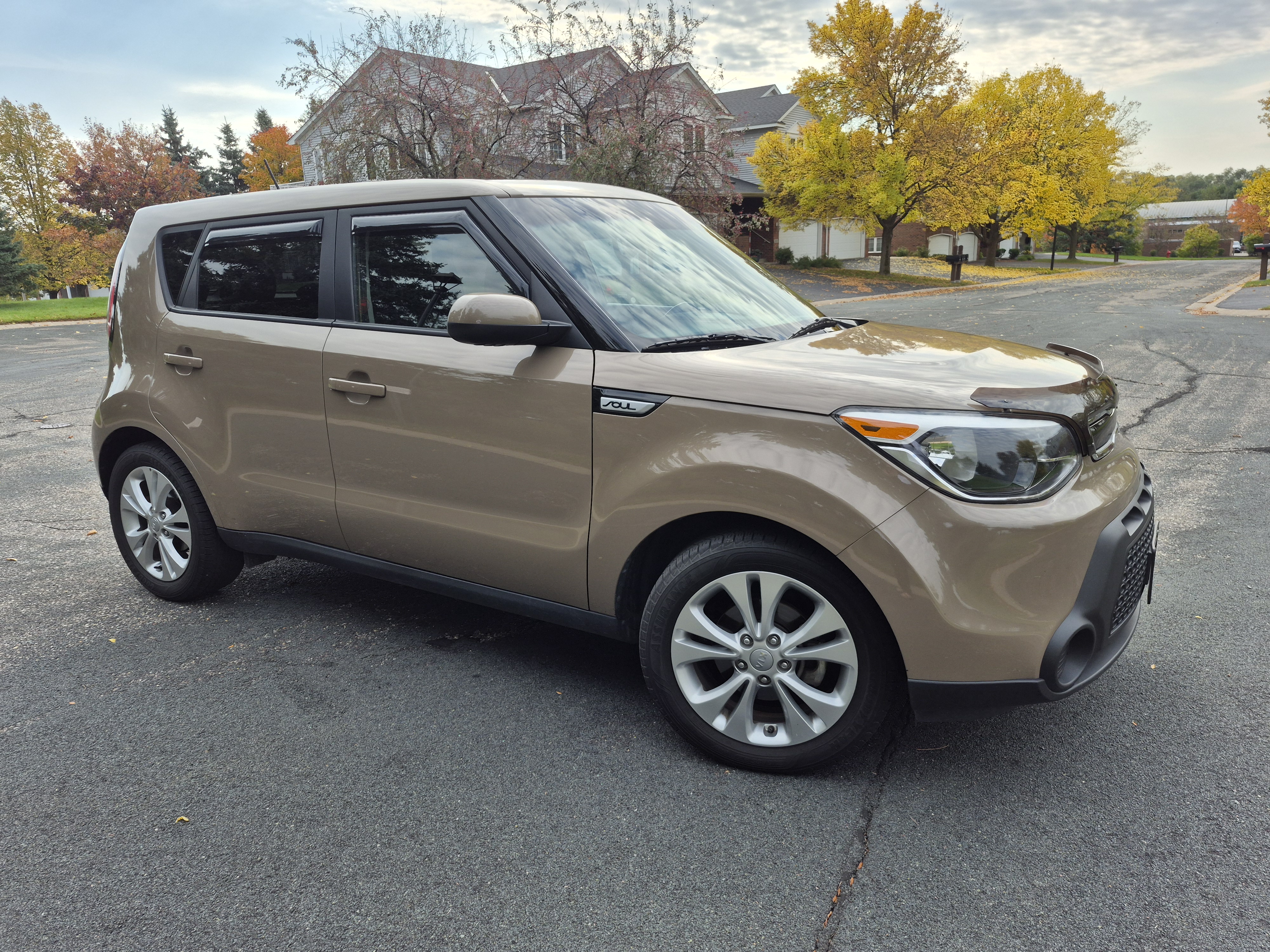 Used 2015 Kia Soul + FWD image 1