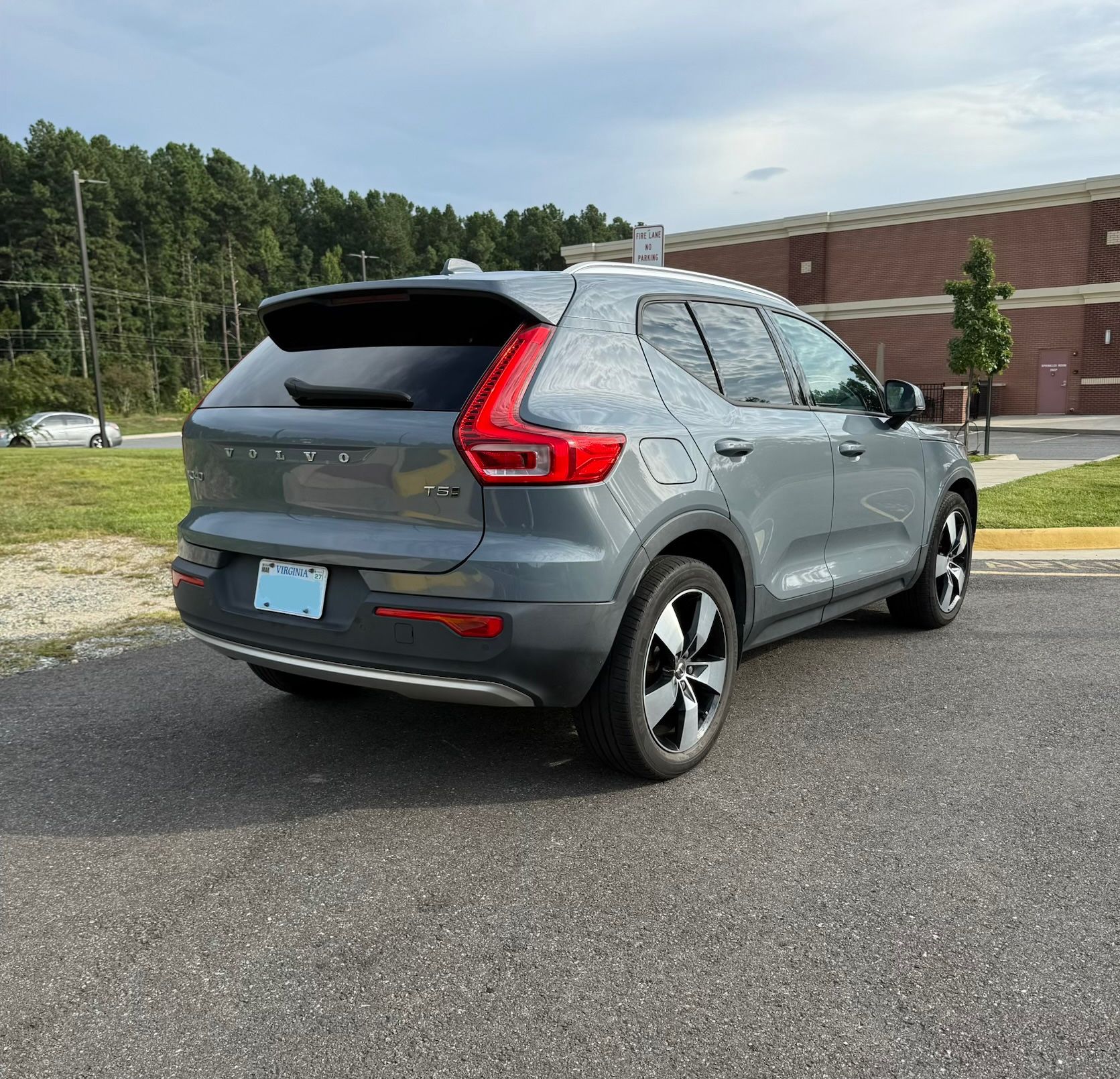 Used 2020 Volvo XC40 T5 Momentum AWD/4WD image 5
