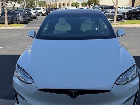 Used 2022 Tesla Model X Plaid image 10
