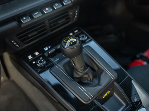 Used 2026 Porsche 911 GT3 RWD image 16